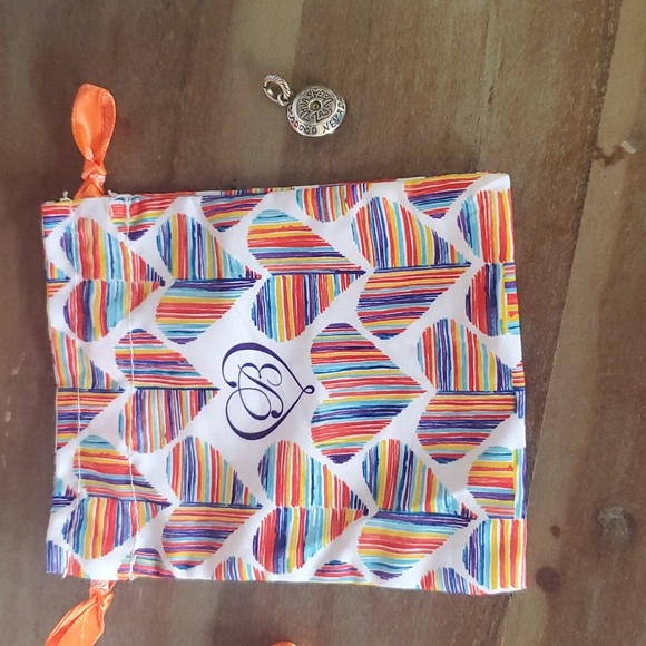 Brighton Viva Las Vegas charm & Dust bag - Picture 2 of 6